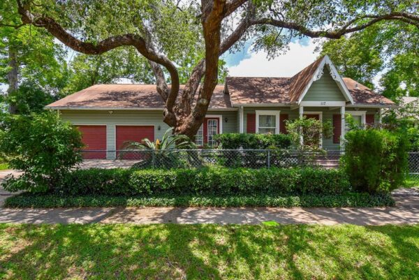 117 E 25th Street  Houston 77008 Harris