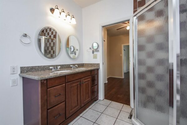 117 E 25th Street  Houston 77008 Harris - Image 38