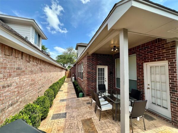 1211 Campton Court  Houston 77055 Harris - Image 29