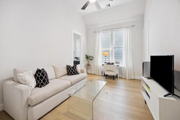 1212 W 16th Street  Houston 77008 Harris - Image 21