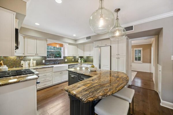 12319 Old Oaks Drive  Houston 77024 Harris - Image 14