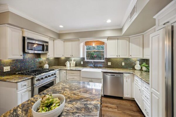 12319 Old Oaks Drive  Houston 77024 Harris - Image 6
