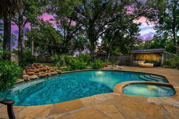 1240 Bingle Road  Spring Valley Village 77055 Harris - Image 2
