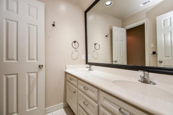 1240 Bingle Road  Spring Valley Village 77055 Harris - Image 37