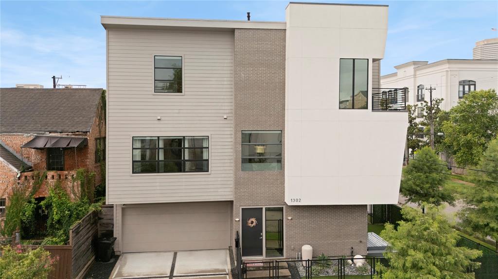 1302 Crocker Street  Houston 77019 Harris