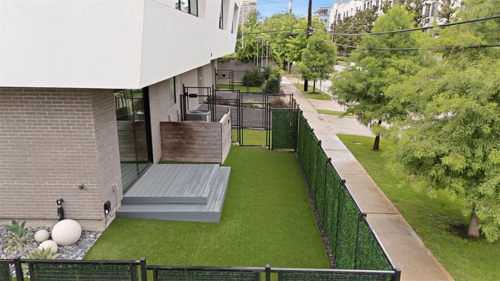 1302 Crocker Street  Houston 77019 Harris - Image 32