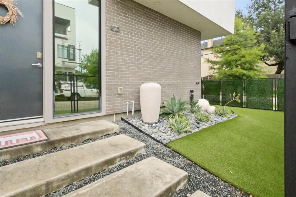 1302 Crocker Street  Houston 77019 Harris - Image 5