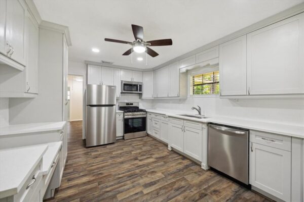 1309 Centennial Drive  Houston 77055 Harris - Image 13