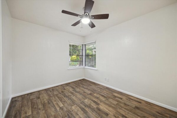 1309 Centennial Drive  Houston 77055 Harris - Image 18