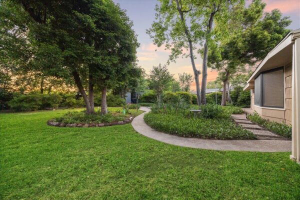 1309 Centennial Drive  Houston 77055 Harris - Image 27