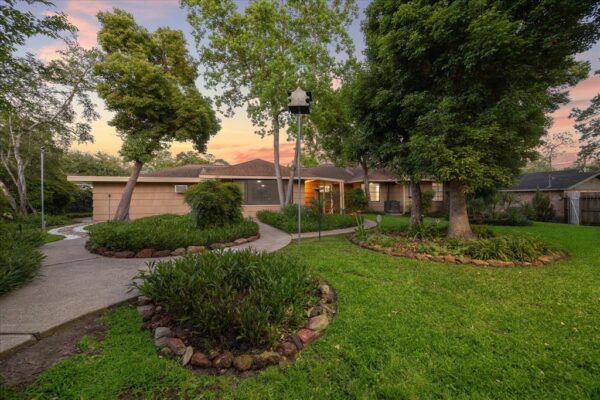 1309 Centennial Drive  Houston 77055 Harris - Image 30