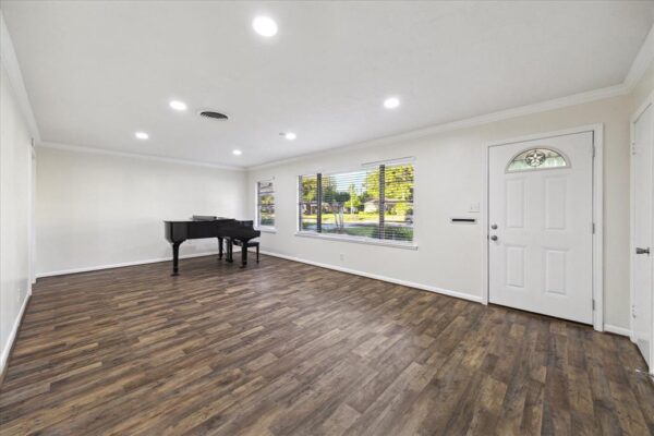 1309 Centennial Drive  Houston 77055 Harris - Image 6