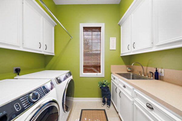 1310 Whispering Pines Drive  Houston 77055 Harris - Image 10