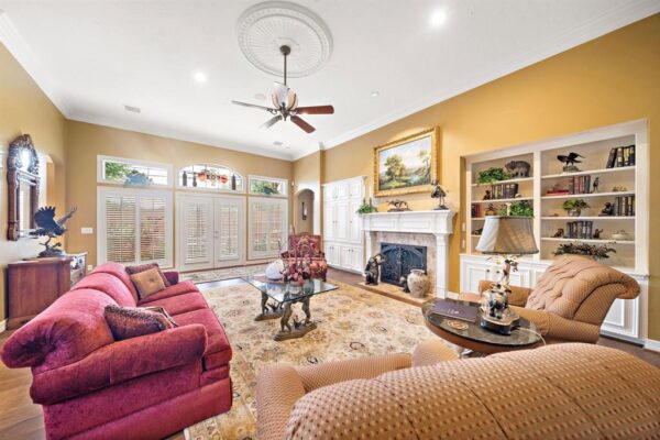 1310 Whispering Pines Drive  Houston 77055 Harris - Image 13