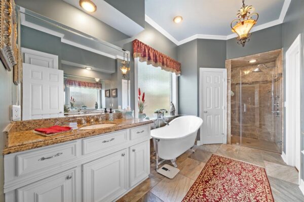 1310 Whispering Pines Drive  Houston 77055 Harris - Image 17