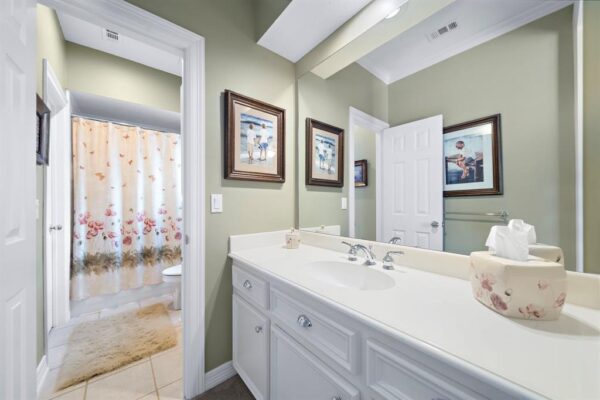 1310 Whispering Pines Drive  Houston 77055 Harris - Image 24