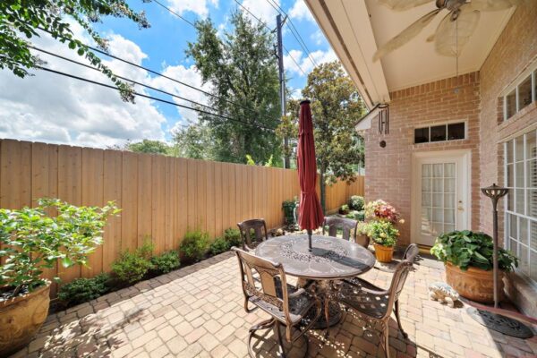 1310 Whispering Pines Drive  Houston 77055 Harris - Image 25