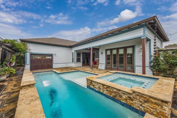 1311 Chippendale Rd  Houston 77018 Harris