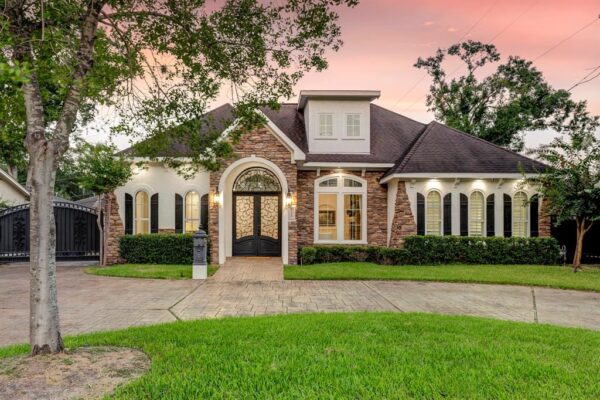 1324 Bingle Road  Spring Valley Village 77055 Harris
