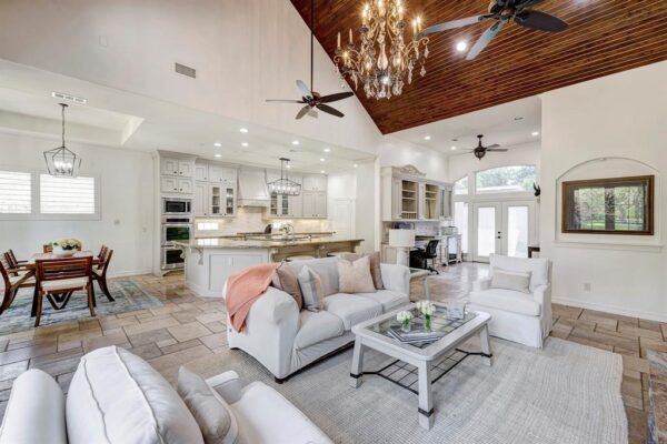 1324 Bingle Road  Spring Valley Village 77055 Harris - Image 2
