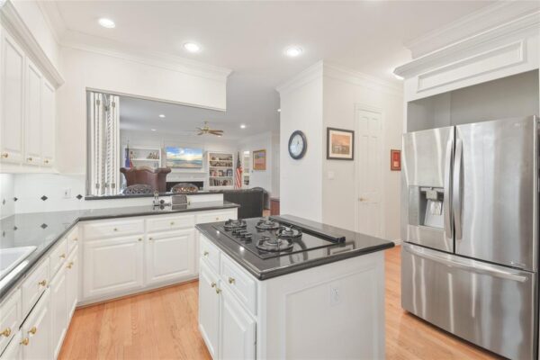 14 Pinewold Court  Houston 77056 Harris - Image 16