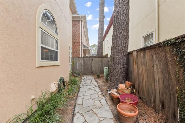 14 Pinewold Court  Houston 77056 Harris - Image 39