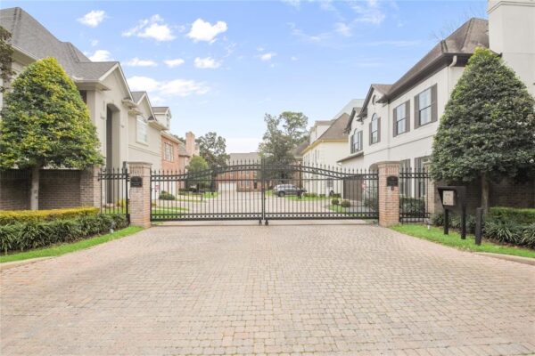14 Pinewold Court  Houston 77056 Harris - Image 40