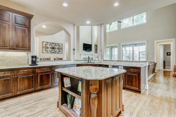 1418 Du Barry Lane  Houston 77018 Harris - Image 11