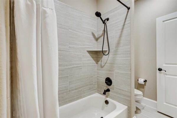 1418 Du Barry Lane  Houston 77018 Harris - Image 20