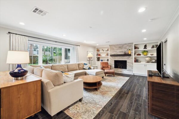 14330 Carolcrest Drive  Houston 77079 Harris - Image 2