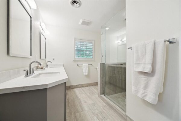 14330 Carolcrest Drive  Houston 77079 Harris - Image 7