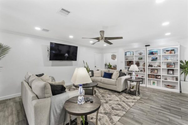 1441 Bingle Road  Houston 77055 Harris - Image 11