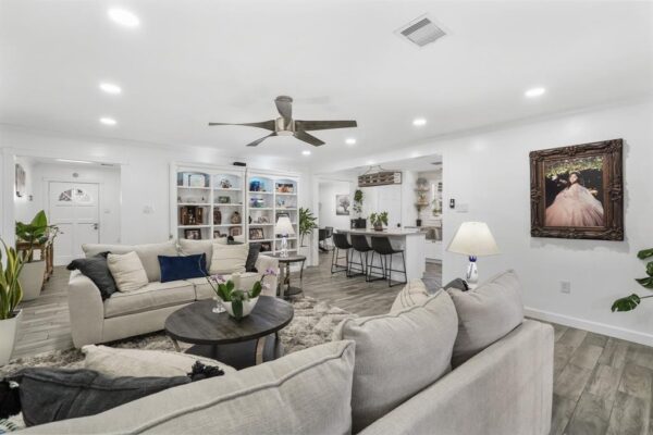 1441 Bingle Road  Houston 77055 Harris - Image 12