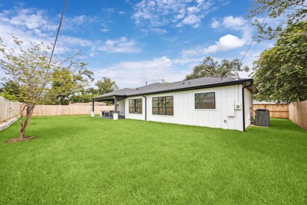 1441 Freedonia Drive  Houston 77055 Harris - Image 35