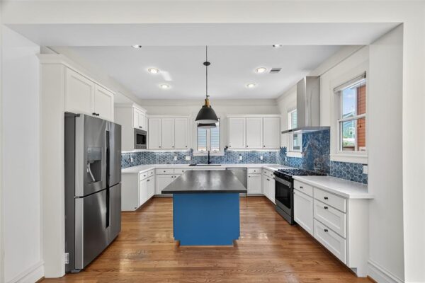1445 Hall Place  Houston 77008 Harris - Image 10