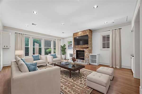 1445 Hall Place  Houston 77008 Harris - Image 11