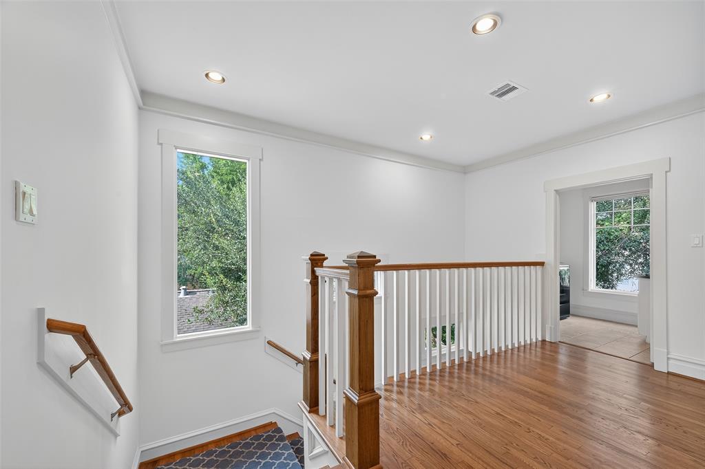 1445 Hall Place  Houston 77008 Harris - Image 18