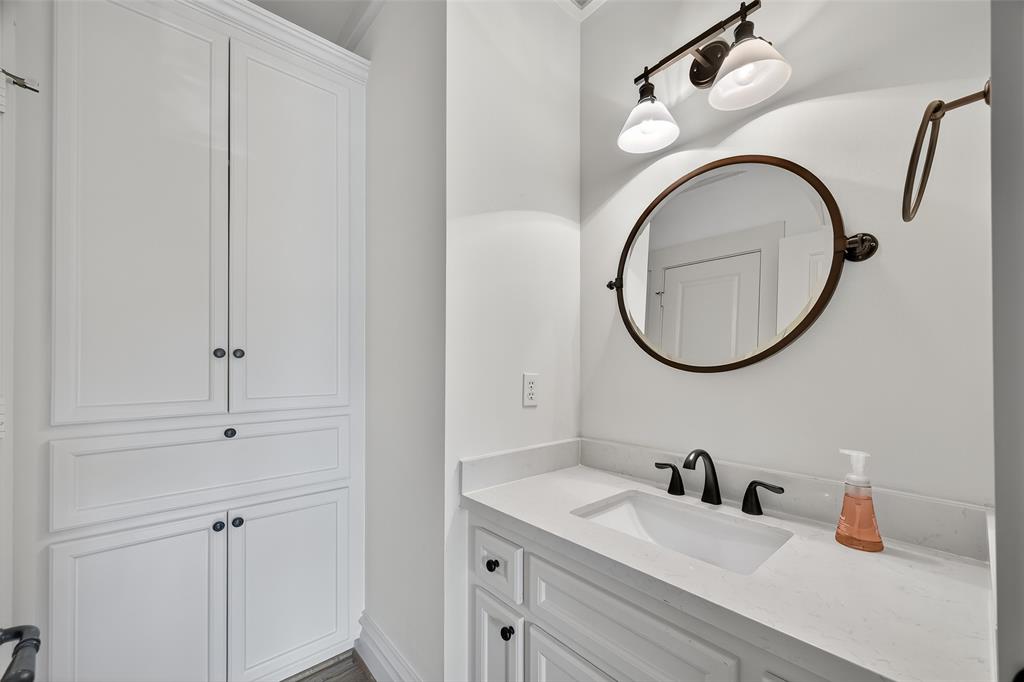 1445 Hall Place  Houston 77008 Harris - Image 29
