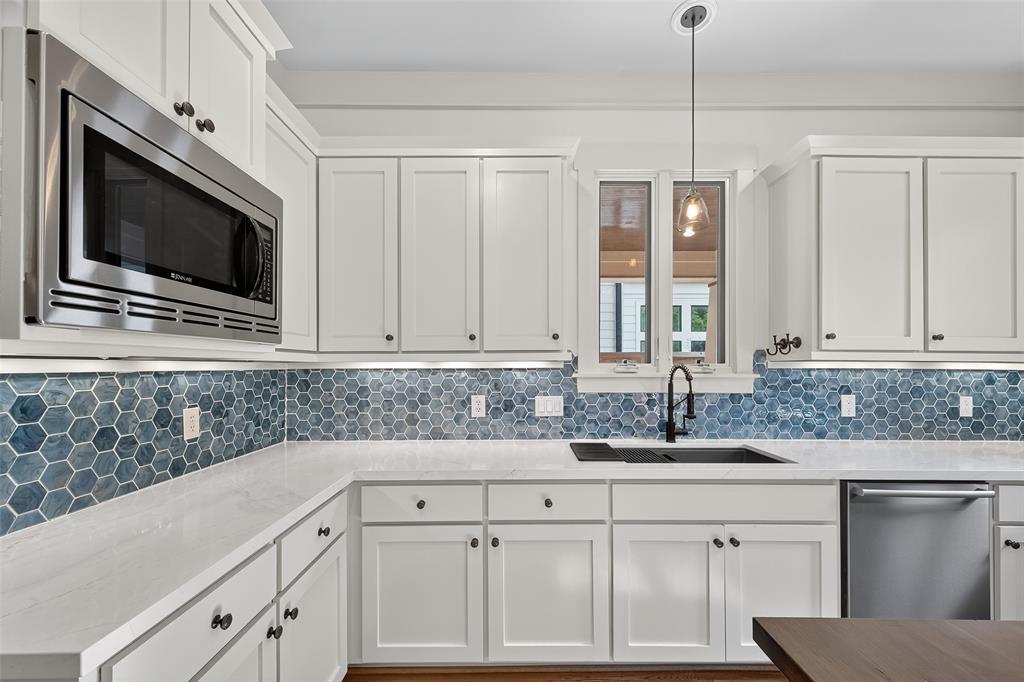 1445 Hall Place  Houston 77008 Harris - Image 8