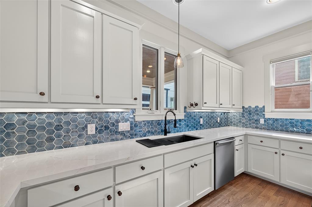 1445 Hall Place  Houston 77008 Harris - Image 9