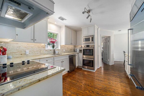 14730 Carolcrest Drive  Houston 77079 Harris - Image 10