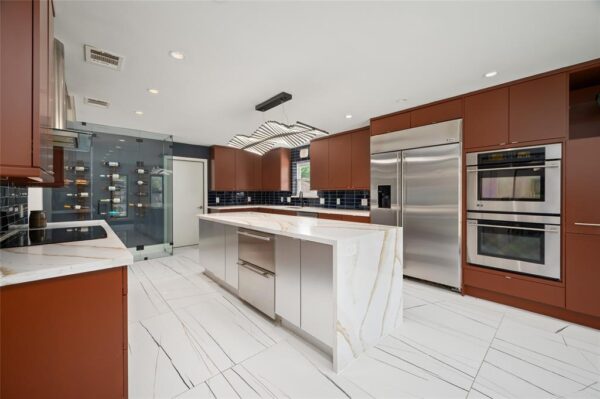 14919 Woodthorpe Lane  Houston 77079 Harris - Image 2