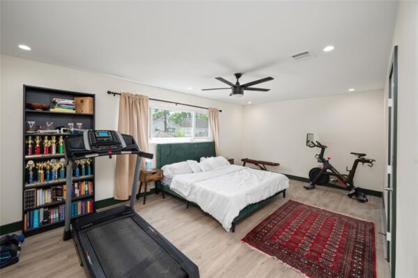 14919 Woodthorpe Lane  Houston 77079 Harris - Image 26