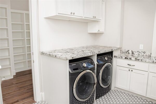 1530 Cunningham Parc Lane  Houston 77055 Harris - Image 12