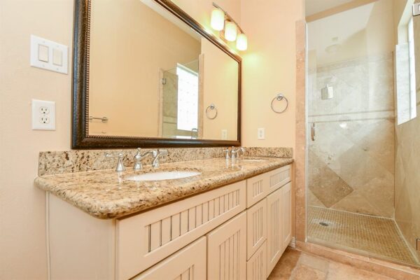 1620 Bingham Street  Houston 77007 Harris - Image 15