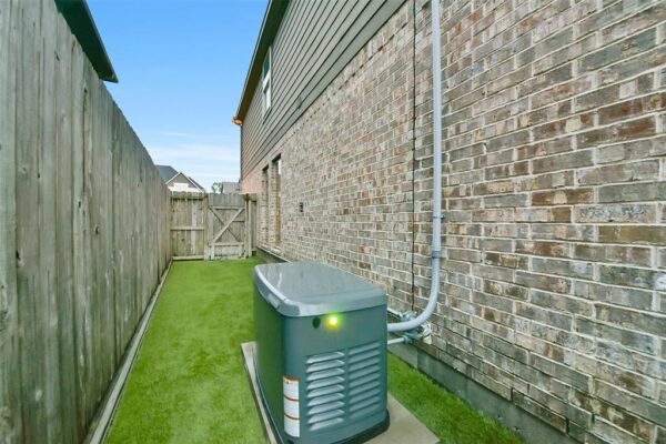 1706 Hewitt Drive  Houston 77018 Harris - Image 32