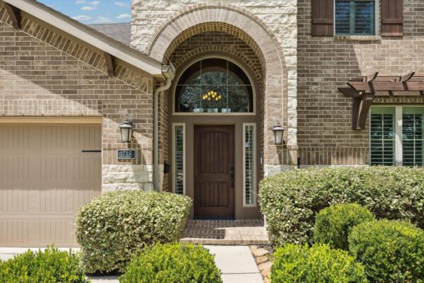 1718 Wakefield Drive  Houston 77018 Harris - Image 2