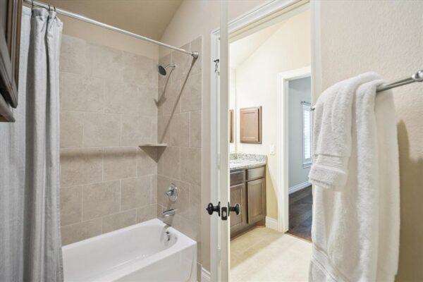 1718 Wakefield Drive  Houston 77018 Harris - Image 33