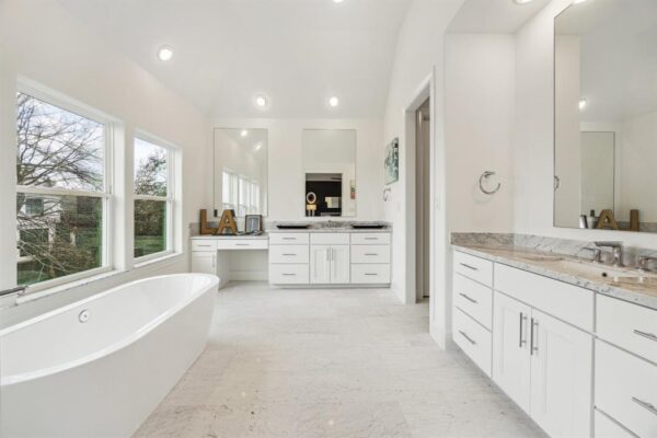 1720 Huge Oaks Street  Houston 77055 Harris - Image 9