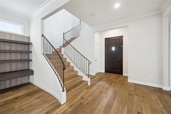 1724 Maravilla Drive  Houston 77055 Harris - Image 2